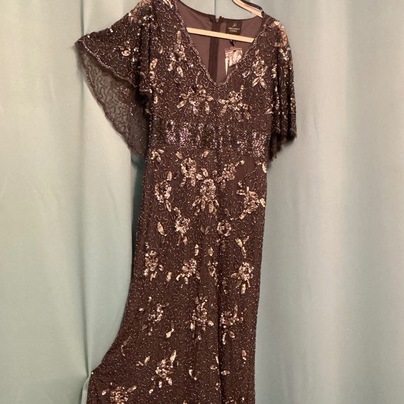 NWOT Adrianna Papell pewter beaded gown SZ 6 - Picture 3 of 9
